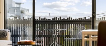 Northcote 3-Bed Townhouse Near Cafés & Shops