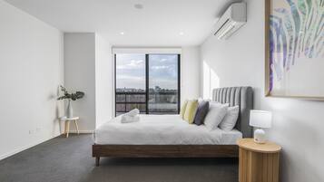 3 quartos, escrivaninha, ferros/tábuas de passar roupa, Wi-Fi