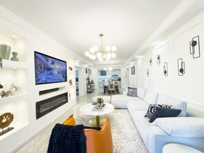 Familie appartement, uitzicht op zwembad | Woonruimte