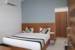 Standard Room, Balcony | Desk, free WiFi - Anandam Grand (Greater Noida)