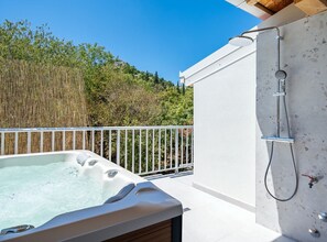 Villa (Four Bedroom Villa) | Privéspabad