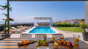 Villa (Five Bedroom House) | Kolam renang