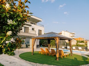 Vil·la (Five Bedroom House) | Exterior