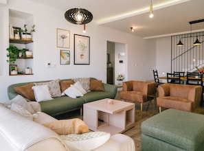 Villa (Five Bedroom House) | Wohnzimmer