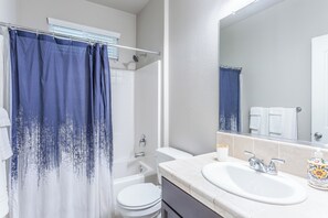 Handtücher, Seife, Toilettenpapier