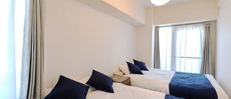 1 slaapkamer, een strijkplank/strijkijzer, internet