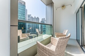 Terrace/patio - City View Studio on High Floor, Steps from Metro, Beside Water Canal (Dubai)