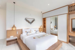 Meja kerja, Wi-Fi gratis, dan seprai linen