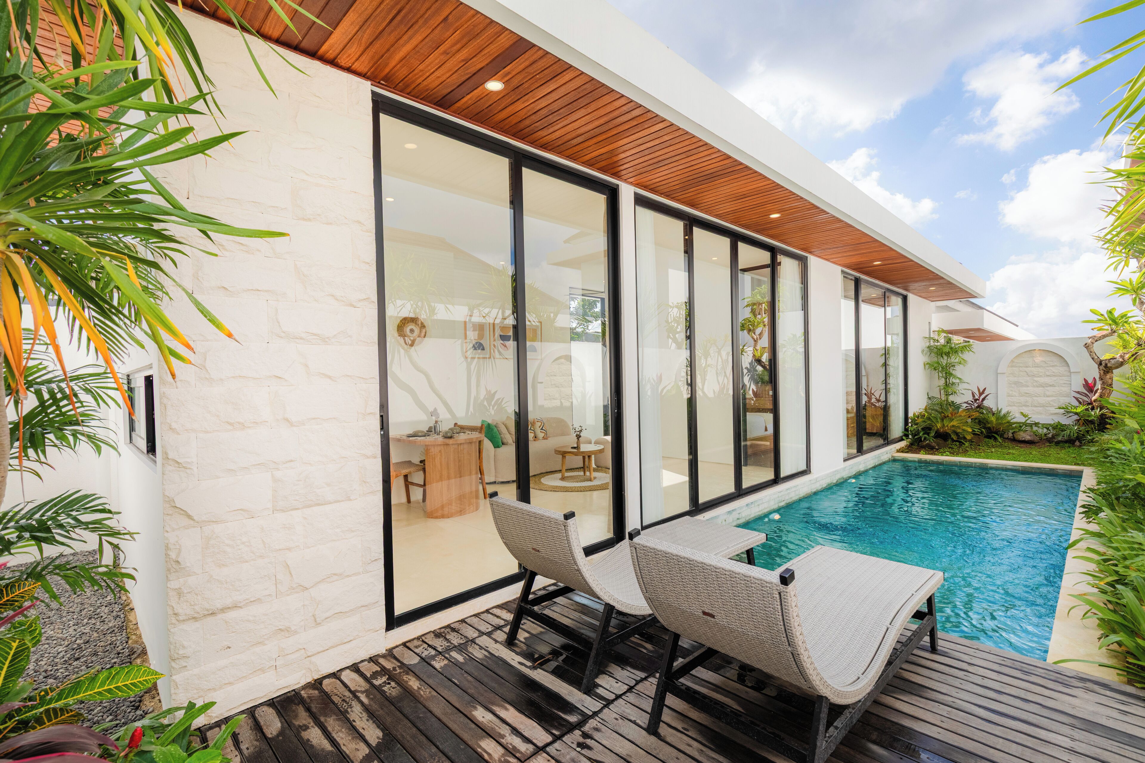 Villa, 1 Bedroom, Private Pool | Desk, free WiFi, bed sheets