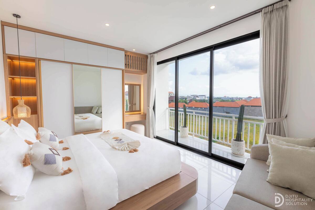 Superior Room | Desk, free WiFi, bed sheets