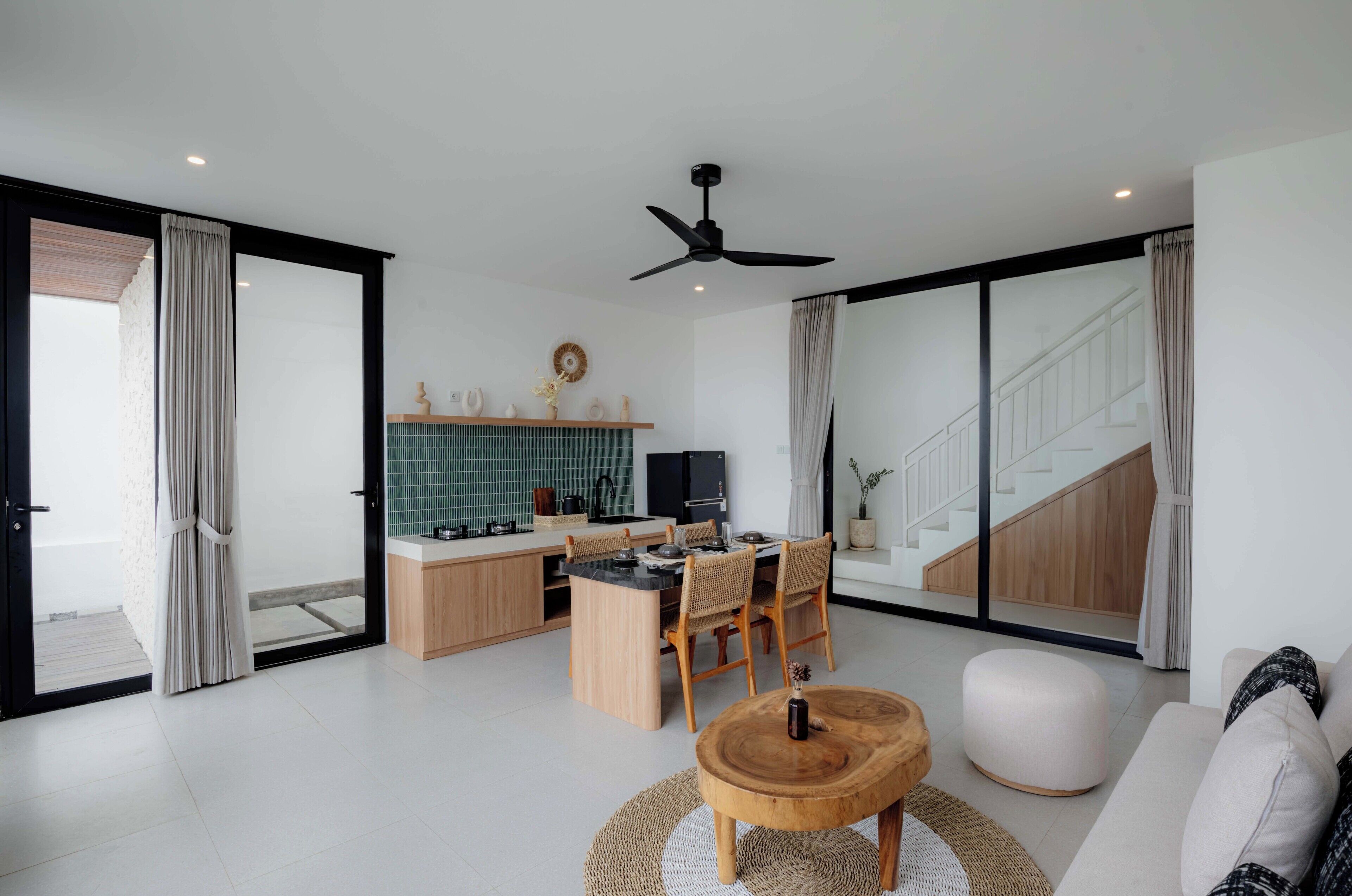 Deluxe Villa | Living room | Smart TV