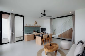 Vila Deluks | Ruang keluarga | Smart TV