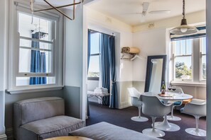 Blackout drapes, iron/ironing board, free WiFi - Hotel Palisade (Millers Point)
