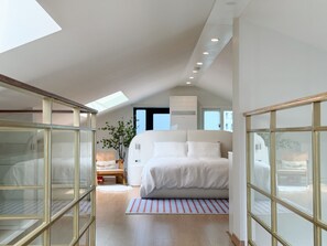 4 عدّة غرف نوم ومكواة/لوح كي وخدمة الإنترنت وملاءات أسرّة