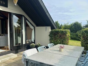 Unclassified image, 5 of 39, button