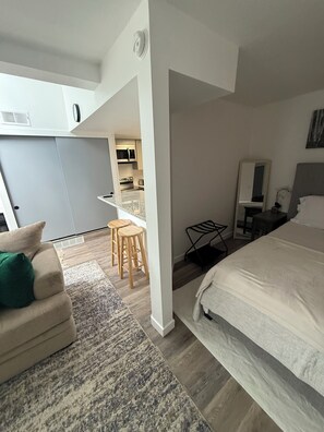 1 habitación, tabla de planchar con plancha, wifi y ropa de cama 