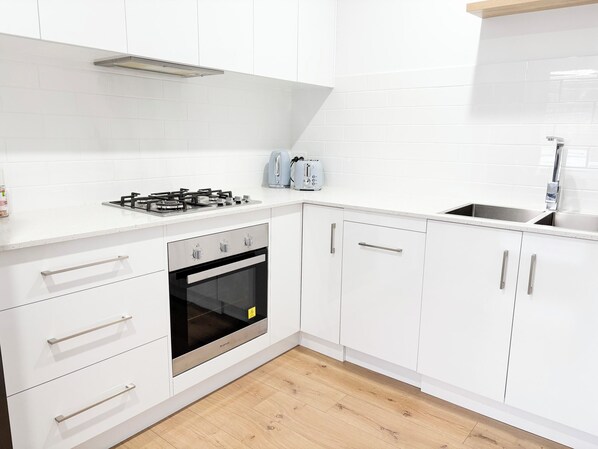 Fridge, microwave, oven, stovetop