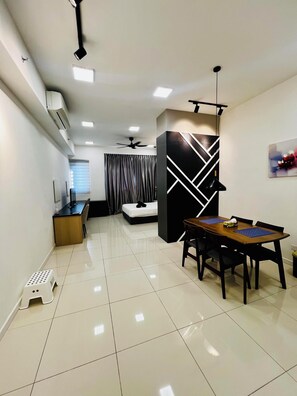 Studio Suite Deluxe | Khu vực ăn uống tại phòng