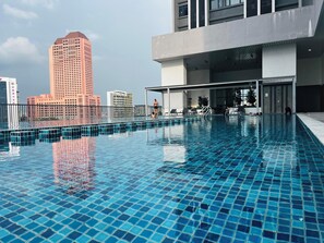 Kolam renang terbuka 