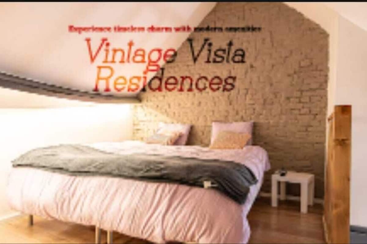 Basic Room | Laptop workspace, iron/ironing board, free WiFi