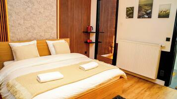 Laptop workspace, iron/ironing board, free WiFi