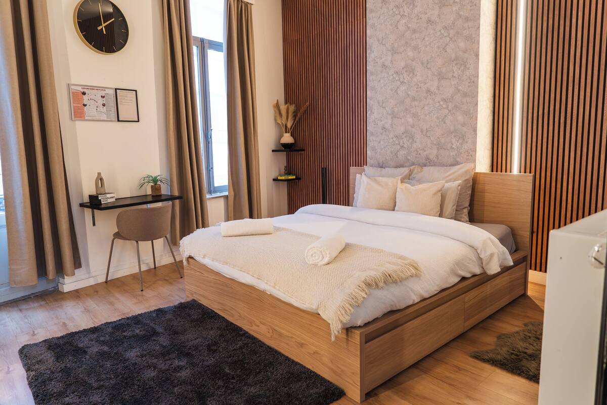 Basic Room | Laptop workspace, iron/ironing board (on request), free WiFi