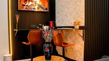 Basic Room | Laptop workspace, iron/ironing board, free WiFi