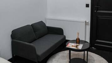 Laptop workspace, iron/ironing board, free WiFi