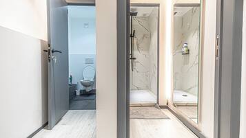 Basic Room | Shared bathroom