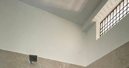 Welcoming 3-bedroom apartment with AC in Varanasi