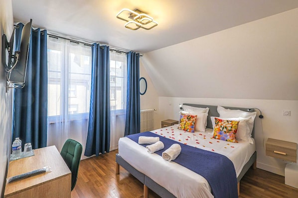 Blackout curtains, iron/ironing board, free WiFi