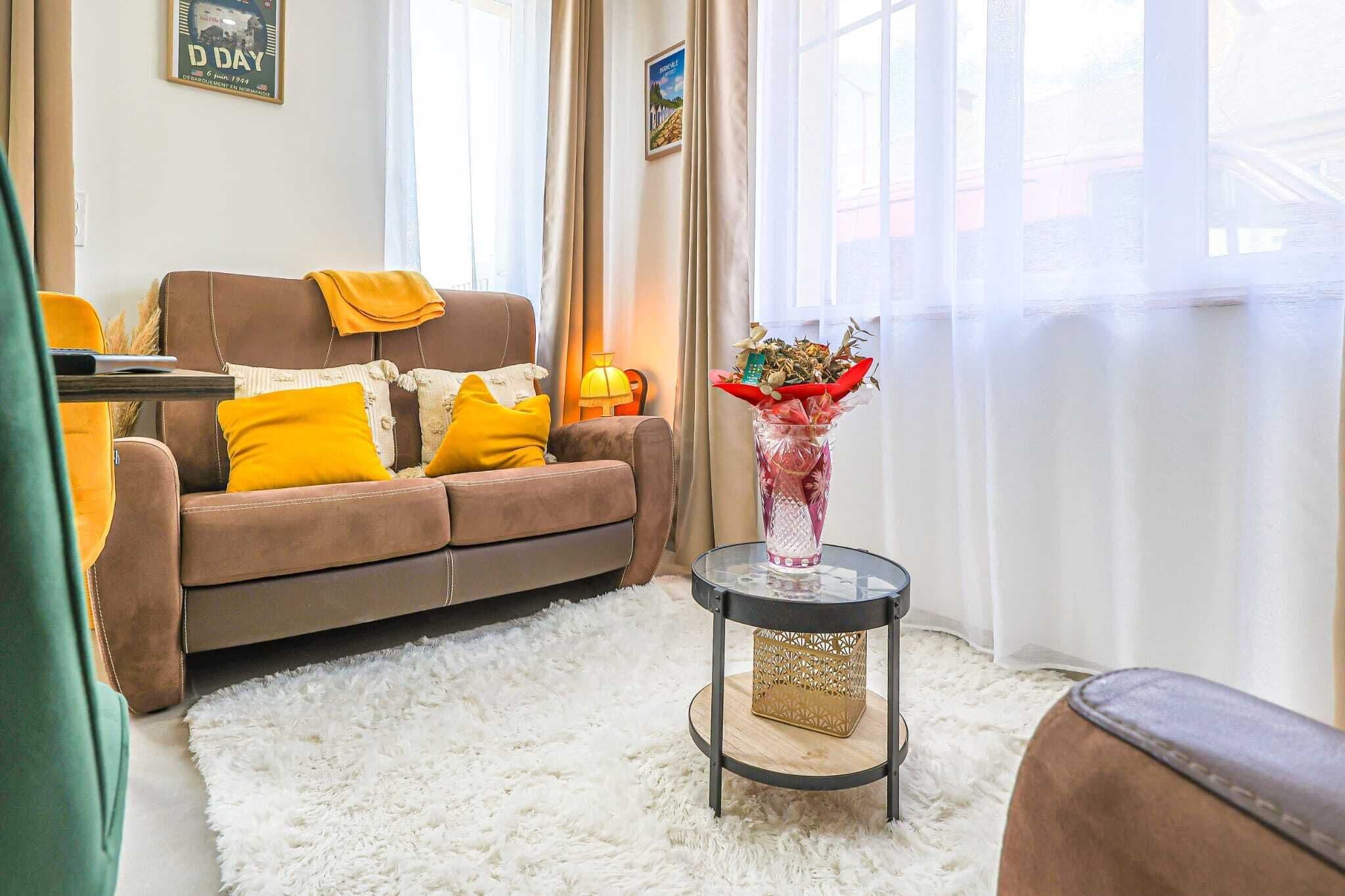 Deluxe Double Room, Garden View | Living area | Printers