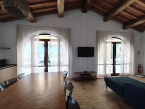 Comfort Apartment, 2 Bedrooms, Balcony, Hill View | Private kitchen | Oven, stovetop, dishwasher, highchair