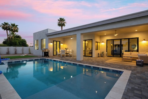 El Dorado Escape | Luxe 4BR w/ Pool, Putting Green, Fireplace near Kierland