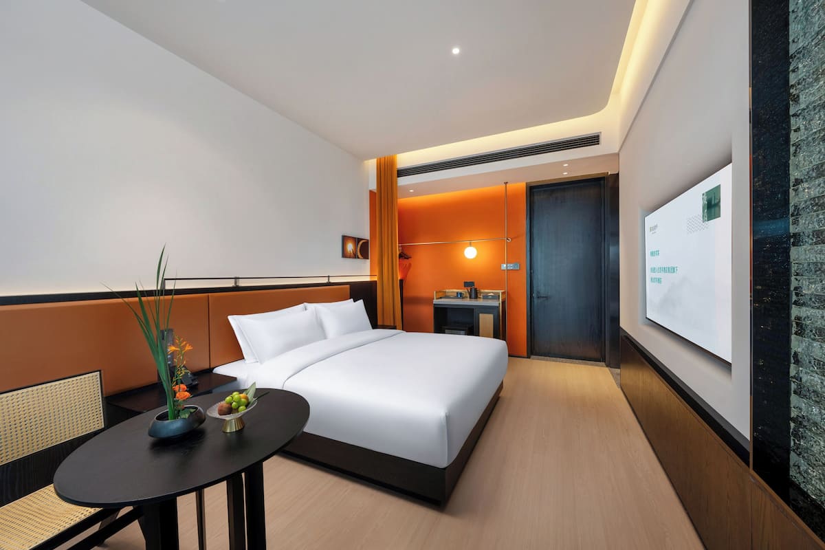 Premium River View King Bed Room with Garden Terrace