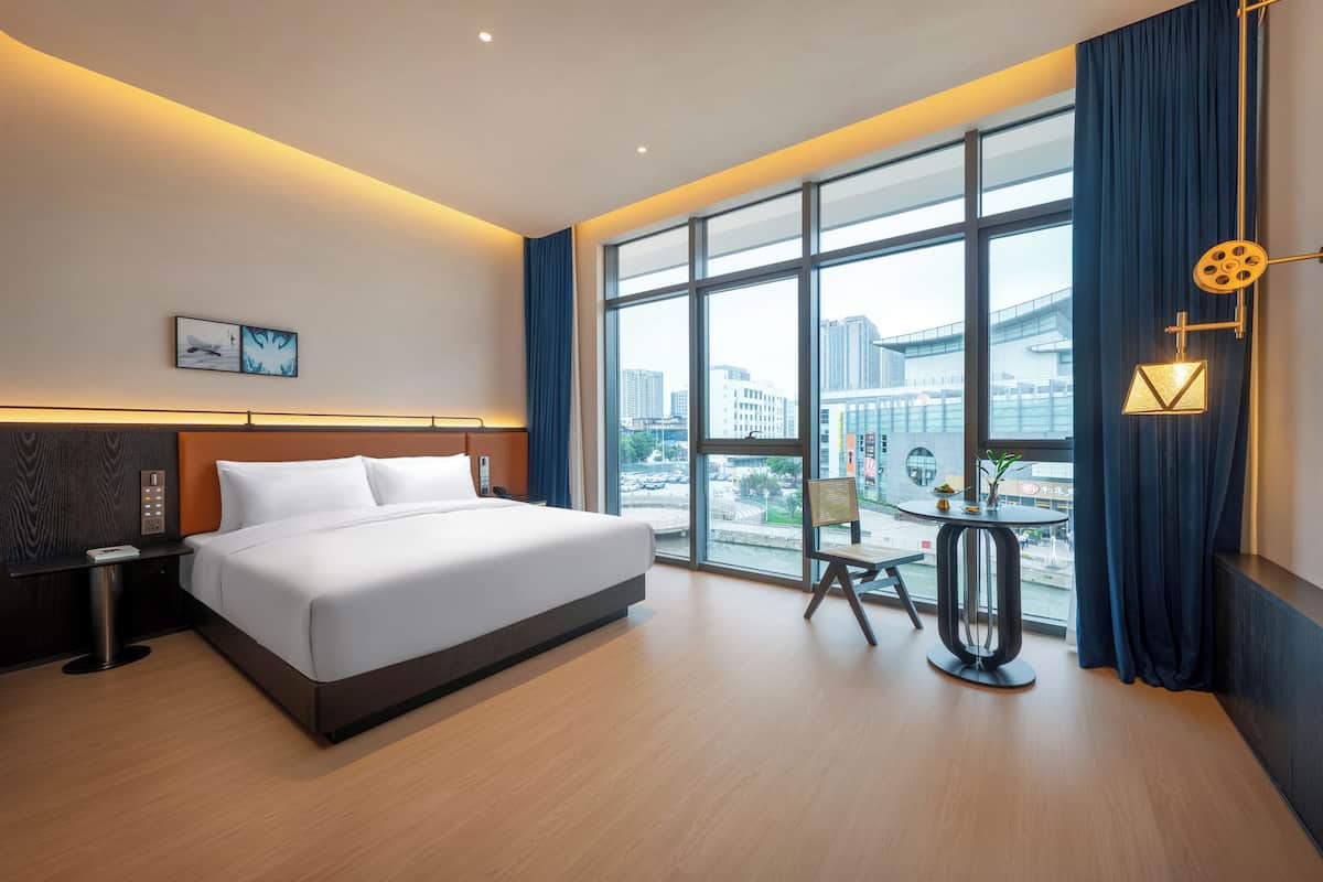 River View King Bed Room