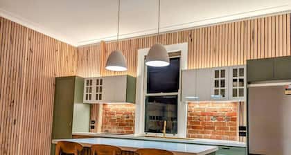 Timeless, classy, central!