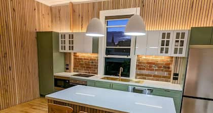 Timeless, classy, central!