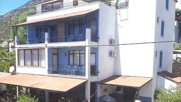 Bagian depan properti