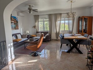 Chalet | Dining