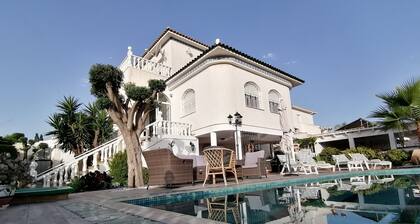 Villa in Orihuela Costa for 6 Guests