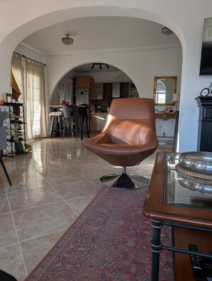 Chalet | Living room - Villa in Orihuela Costa for 6 Guests (Orihuela)