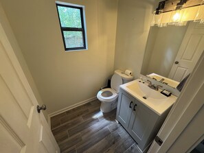 Hair dryer, bidet, towels, soap - Lakefront 2BR for Nurses & Pros | Agam’s Oasis (Griffin)
