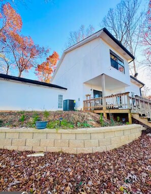 Exterior - Lakefront 2BR for Nurses & Pros | Agam’s Oasis (Griffin)