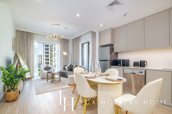 Interior - LUX The Dubai Creek Beach Suite 2 (Dubai)