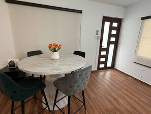Dining - Villa Catalina Beach House (Punta Santiago)