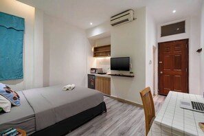 Basic Double Room, 1 Double Bed