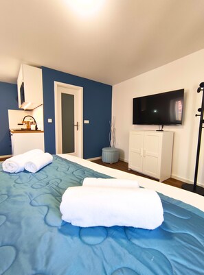 1 chambre, fer et planche à repasser, Wi-Fi gratuit, draps fournis