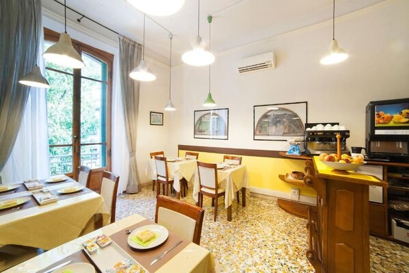 Daily local cuisine breakfast (EUR 7 per person) - BB Melody House (Florence)
