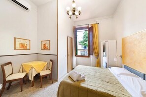 Comfort Room | Free WiFi